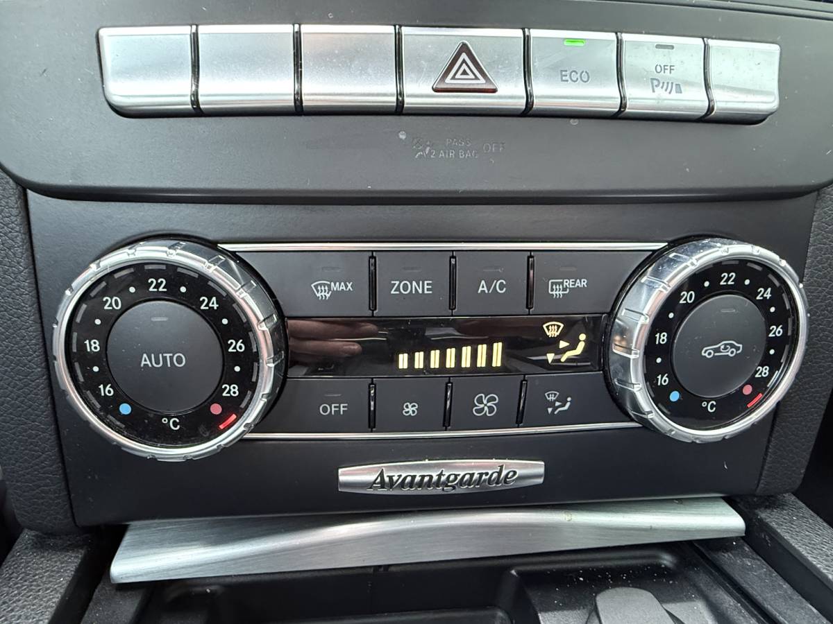 Mercedes-Benz C-Klasse Mercedes-Benz C-klasse BWJ 2011 180 Business Class 157 PK  Avantgarde AUTOMAAT | TREKHAAK | HALF LEDER | NAVI | CLIMA | CRUISE | LMV | PDC