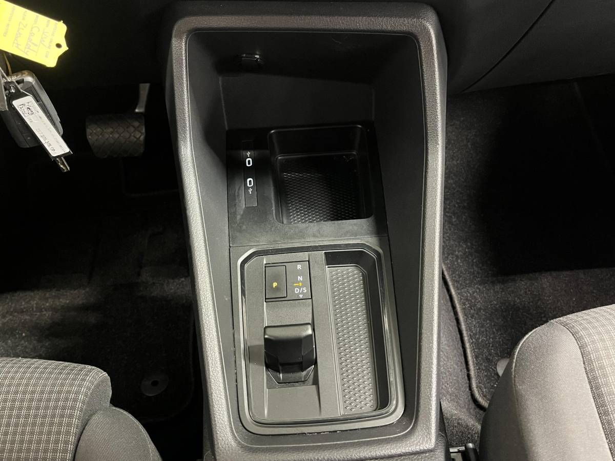 Volkswagen Caddy Volkswagen Caddy Cargo Maxi 2.0 TDI Style Automaat Automaat Camera Parkeersensoren Airco Bluetooth Cruise Control Carplay 2 Zits