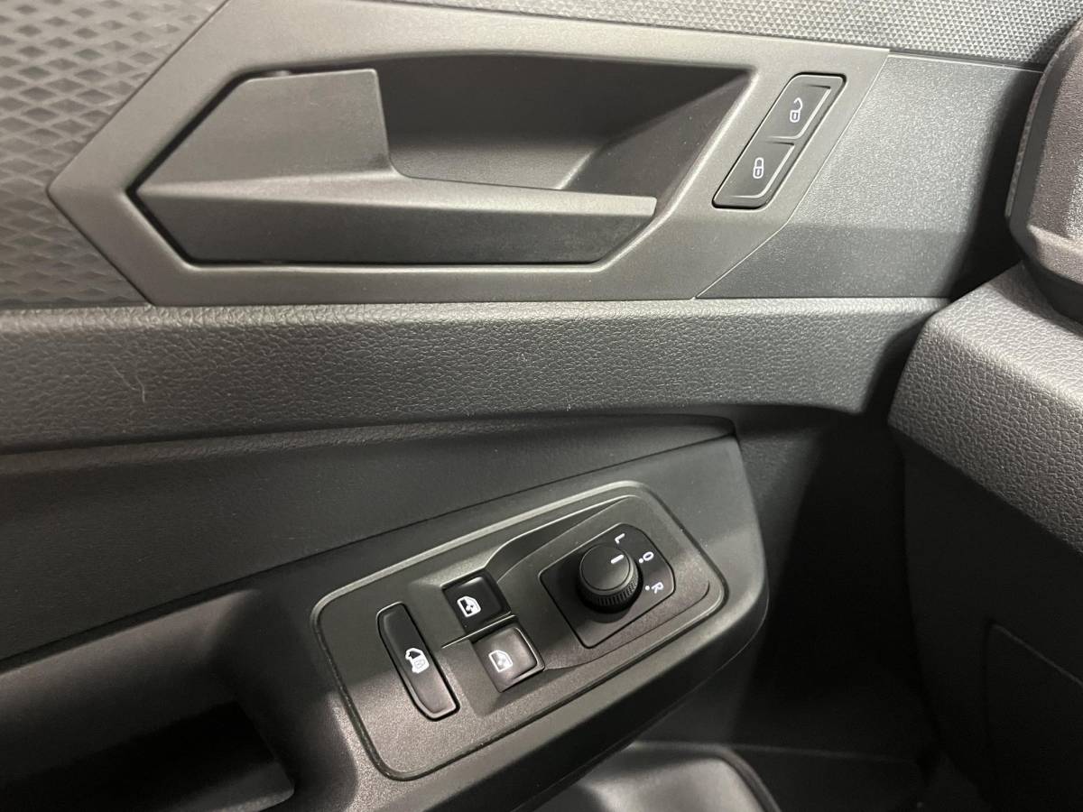 Volkswagen Caddy Volkswagen Caddy Cargo Maxi 2.0 TDI Style Automaat Automaat Camera Parkeersensoren Airco Bluetooth Cruise Control Carplay 2 Zits