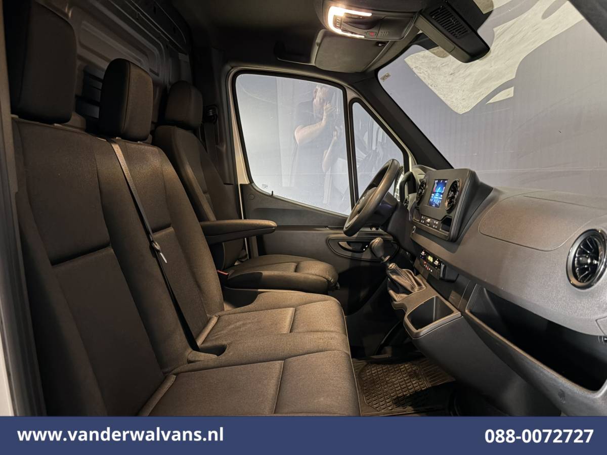 Mercedes-Benz Sprinter Mercedes-Benz Sprinter 317 CDI 170pk L3H2 Euro6 Airco | 360 graden Camera | Navigatie | Apple Carplay | Cruisecontrol Android Auto, Stoelverwarming, Chauffeursstoel, Parkeersensoren, Bijrijdersbank
