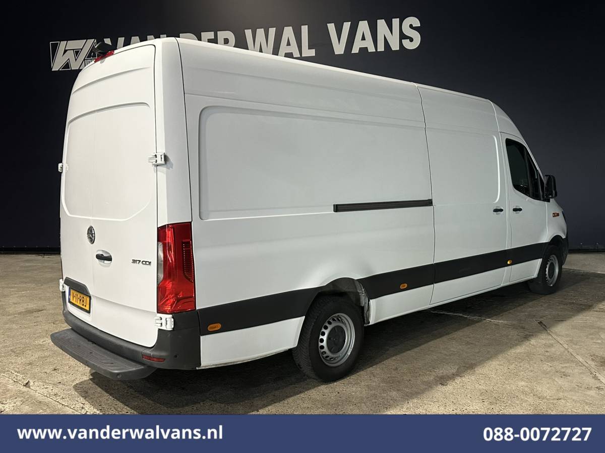 Mercedes-Benz Sprinter Mercedes-Benz Sprinter 317 CDI 170pk L3H2 Euro6 Airco | 360 graden Camera | Navigatie | Apple Carplay | Cruisecontrol Android Auto, Stoelverwarming, Chauffeursstoel, Parkeersensoren, Bijrijdersbank