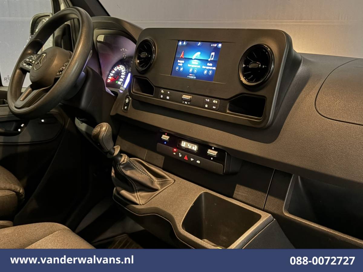 Mercedes-Benz Sprinter Mercedes-Benz Sprinter 317 CDI 170pk L3H2 Euro6 Airco | 360 graden Camera | Navigatie | Apple Carplay | Cruisecontrol Android Auto, Stoelverwarming, Chauffeursstoel, Parkeersensoren, Bijrijdersbank