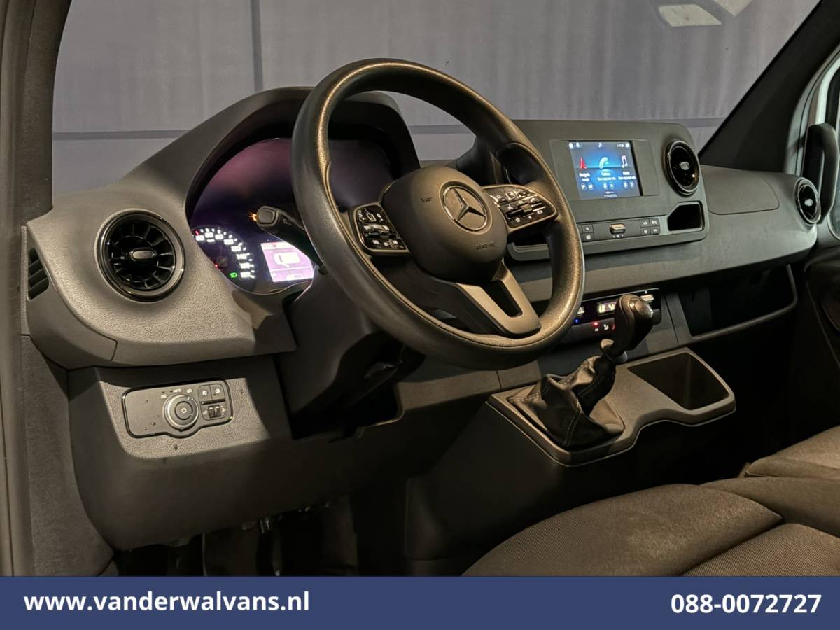 Mercedes-Benz Sprinter Mercedes-Benz Sprinter 317 CDI 170pk L3H2 Euro6 Airco | 360 graden Camera | Navigatie | Apple Carplay | Cruisecontrol Android Auto, Stoelverwarming, Chauffeursstoel, Parkeersensoren, Bijrijdersbank
