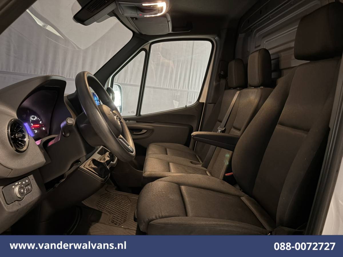 Mercedes-Benz Sprinter Mercedes-Benz Sprinter 317 CDI 170pk L3H2 Euro6 Airco | 360 graden Camera | Navigatie | Apple Carplay | Cruisecontrol Android Auto, Stoelverwarming, Chauffeursstoel, Parkeersensoren, Bijrijdersbank