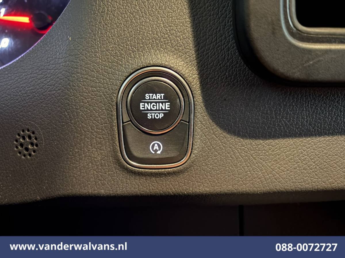 Mercedes-Benz Sprinter Mercedes-Benz Sprinter 317 CDI 170pk L3H2 Euro6 Airco | 360 graden Camera | Navigatie | Apple Carplay | Cruisecontrol Android Auto, Stoelverwarming, Chauffeursstoel, Parkeersensoren, Bijrijdersbank
