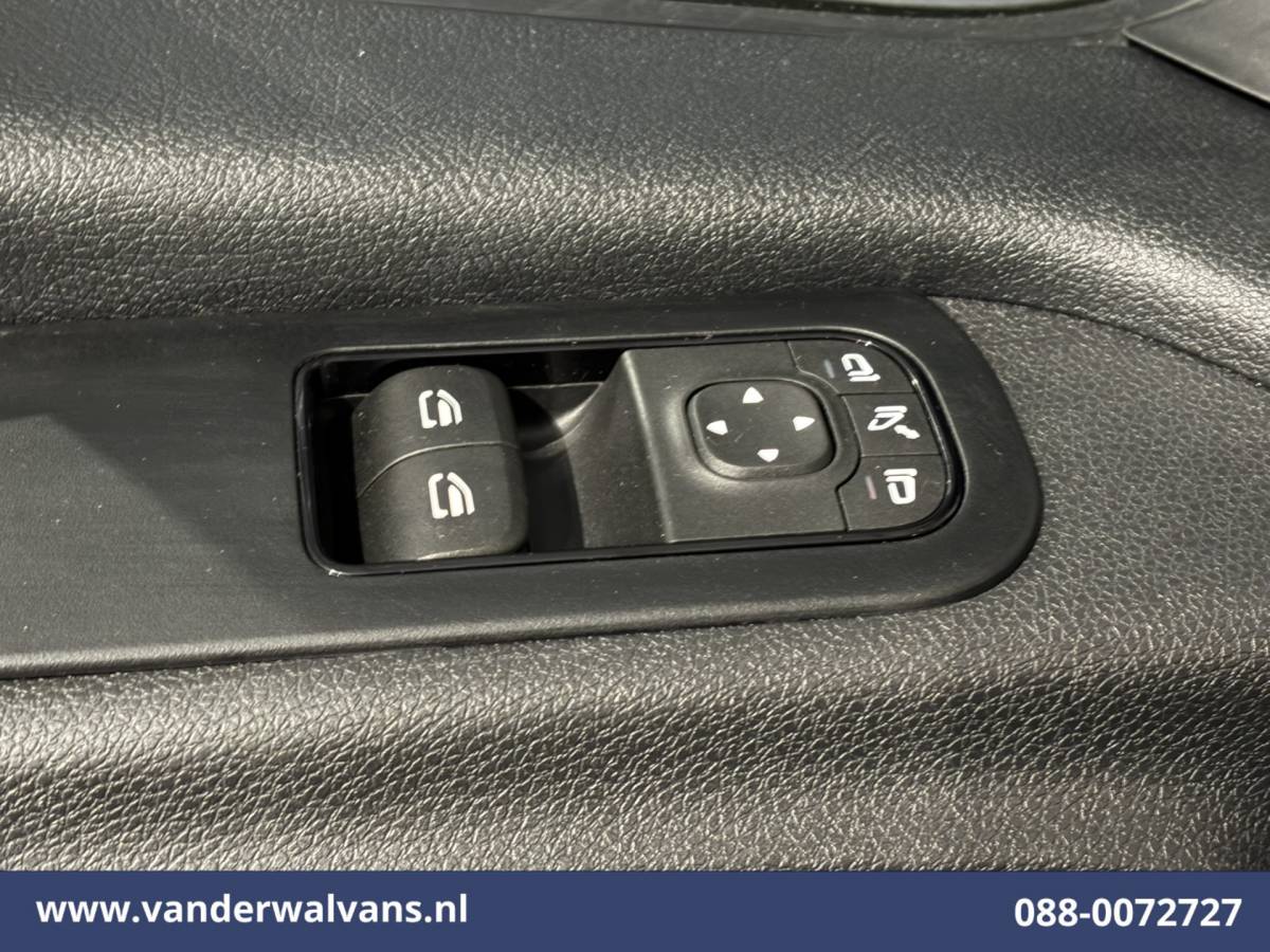 Mercedes-Benz Sprinter Mercedes-Benz Sprinter 317 CDI 170pk L3H2 Euro6 Airco | 360 graden Camera | Navigatie | Apple Carplay | Cruisecontrol Android Auto, Stoelverwarming, Chauffeursstoel, Parkeersensoren, Bijrijdersbank