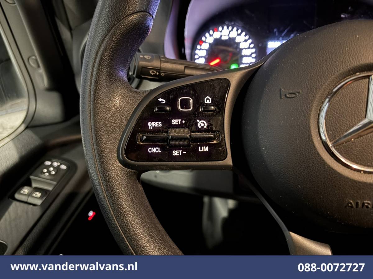 Mercedes-Benz Sprinter Mercedes-Benz Sprinter 317 CDI 170pk L3H2 Euro6 Airco | 360 graden Camera | Navigatie | Apple Carplay | Cruisecontrol Android Auto, Stoelverwarming, Chauffeursstoel, Parkeersensoren, Bijrijdersbank
