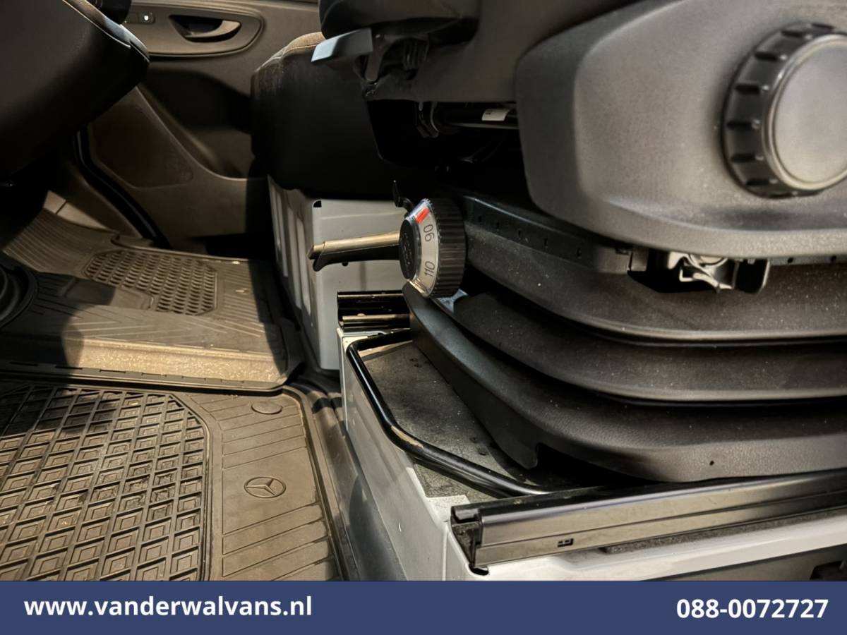 Mercedes-Benz Sprinter Mercedes-Benz Sprinter 317 CDI 170pk L3H2 Euro6 Airco | 360 graden Camera | Navigatie | Apple Carplay | Cruisecontrol Android Auto, Stoelverwarming, Chauffeursstoel, Parkeersensoren, Bijrijdersbank