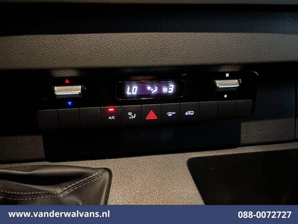 Mercedes-Benz Sprinter Mercedes-Benz Sprinter 317 CDI 170pk L3H2 Euro6 Airco | 360 graden Camera | Navigatie | Apple Carplay | Cruisecontrol Android Auto, Stoelverwarming, Chauffeursstoel, Parkeersensoren, Bijrijdersbank