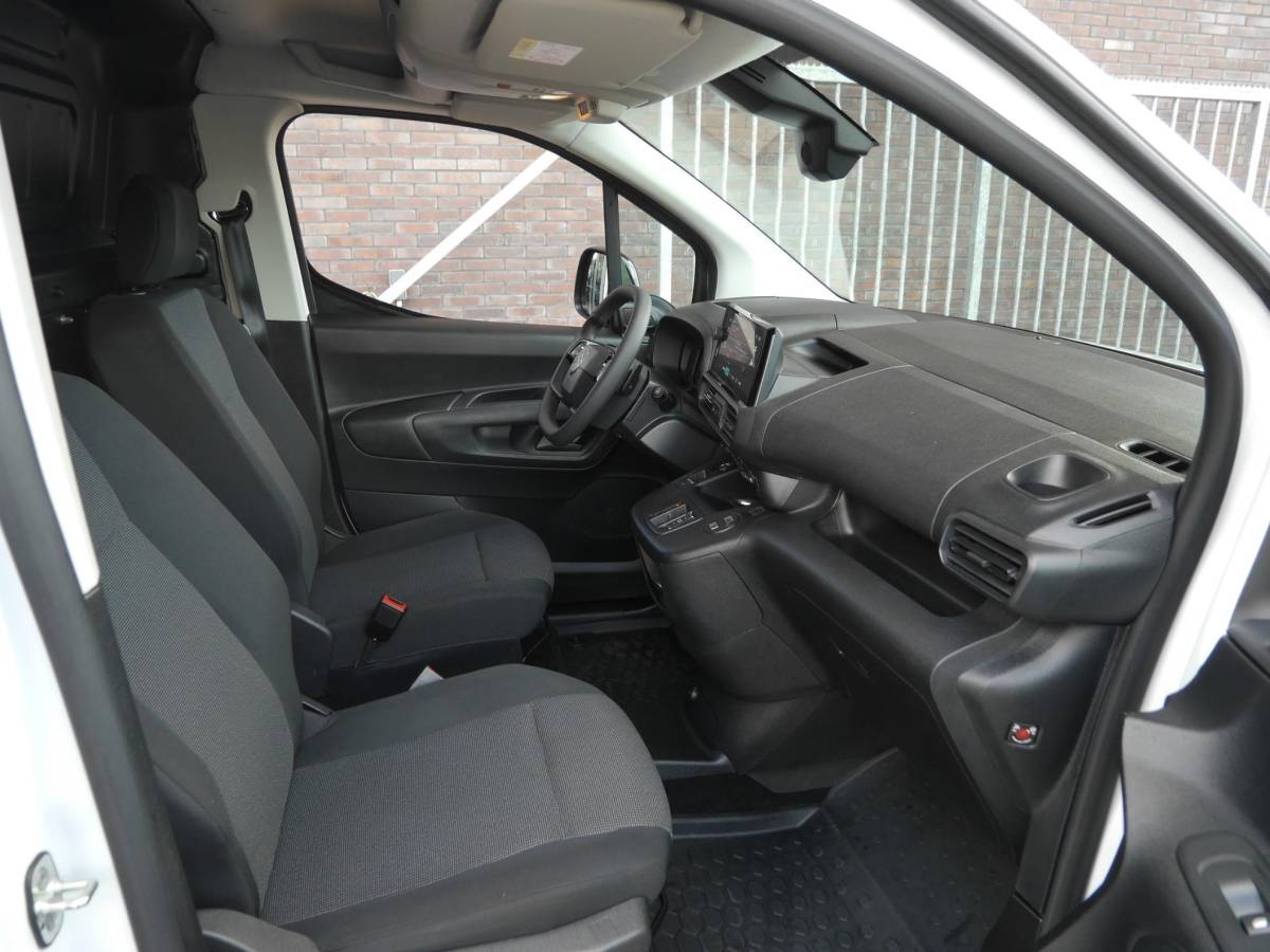 Citroën Berlingo Citroen Berlingo 1.5 BlueHDi 130 EAT8 S&S L2 | Automaat | Keyless entry en start | Climate control | Cruise control | Achteruitrijcamera | Regensensor | Laadruimte betimmering