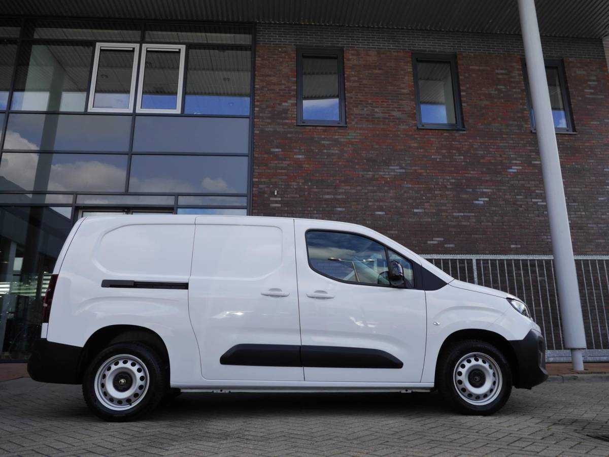 Citroën Berlingo Citroen Berlingo 1.5 BlueHDi 130 EAT8 S&S L2 | Automaat | Keyless entry en start | Climate control | Cruise control | Achteruitrijcamera | Regensensor | Laadruimte betimmering