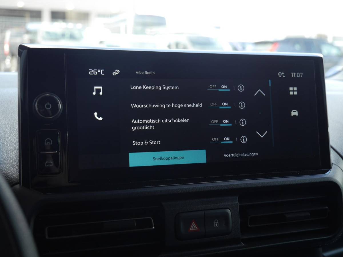 Citroën Berlingo Citroen Berlingo 1.5 BlueHDi 130 EAT8 S&S L2 | Automaat | Keyless entry en start | Climate control | Cruise control | Achteruitrijcamera | Regensensor | Laadruimte betimmering