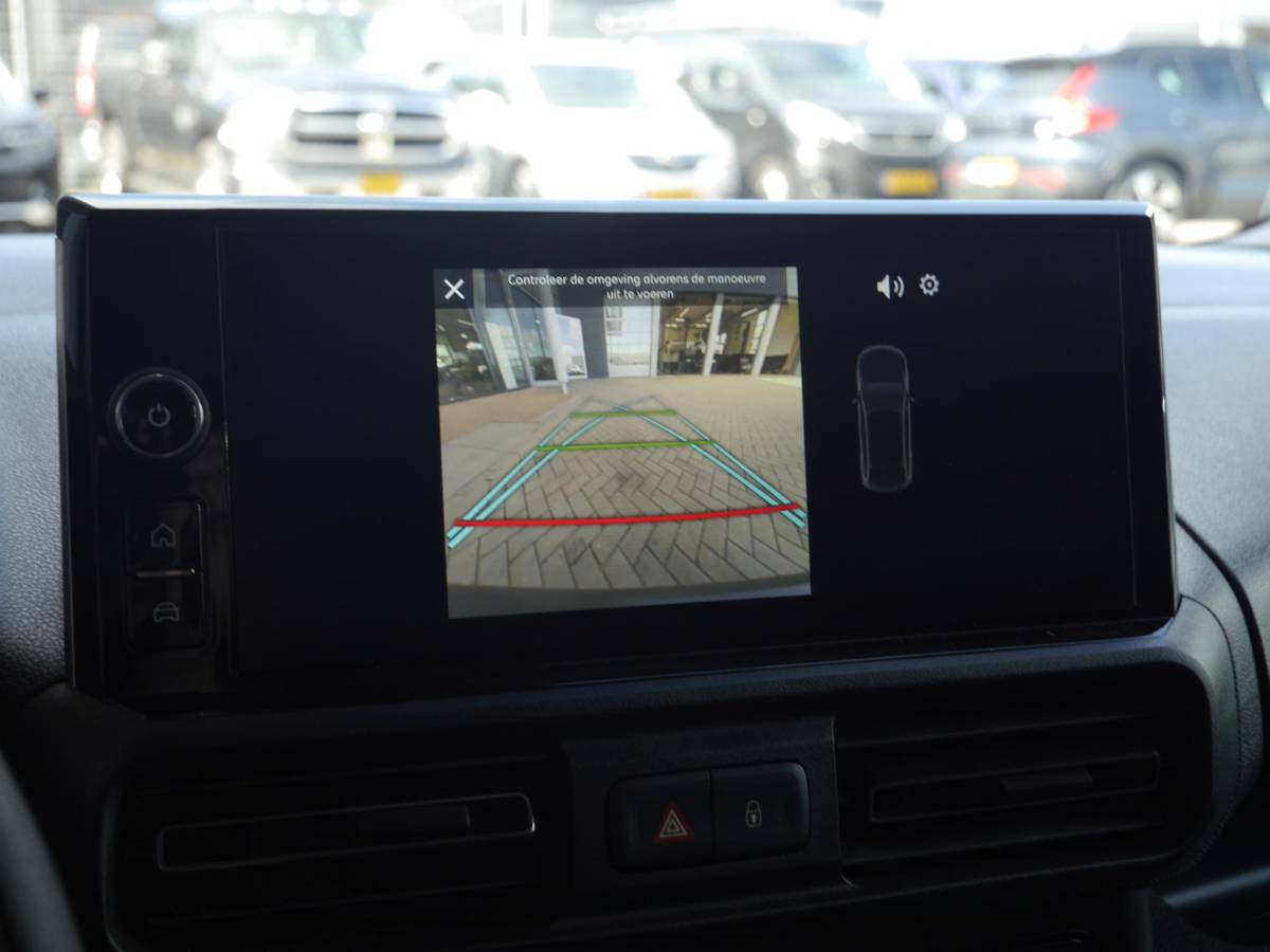 Citroën Berlingo Citroen Berlingo 1.5 BlueHDi 130 EAT8 S&S L2 | Automaat | Keyless entry en start | Climate control | Cruise control | Achteruitrijcamera | Regensensor | Laadruimte betimmering