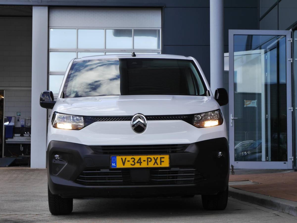 Citroën Berlingo Citroen Berlingo 1.5 BlueHDi 130 EAT8 S&S L2 | Automaat | Keyless entry en start | Climate control | Cruise control | Achteruitrijcamera | Regensensor | Laadruimte betimmering