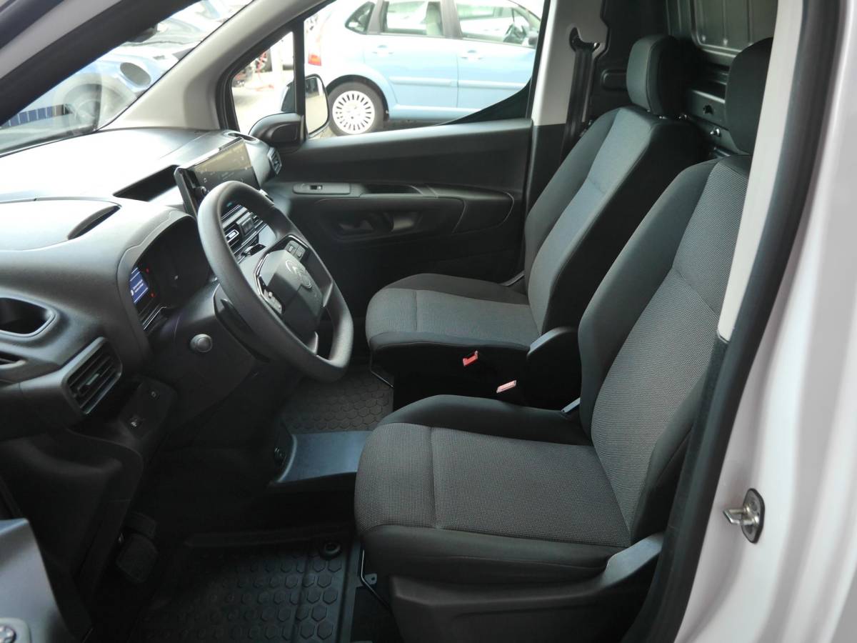 Citroën Berlingo Citroen Berlingo 1.5 BlueHDi 130 EAT8 S&S L2 | Automaat | Keyless entry en start | Climate control | Cruise control | Achteruitrijcamera | Regensensor | Laadruimte betimmering