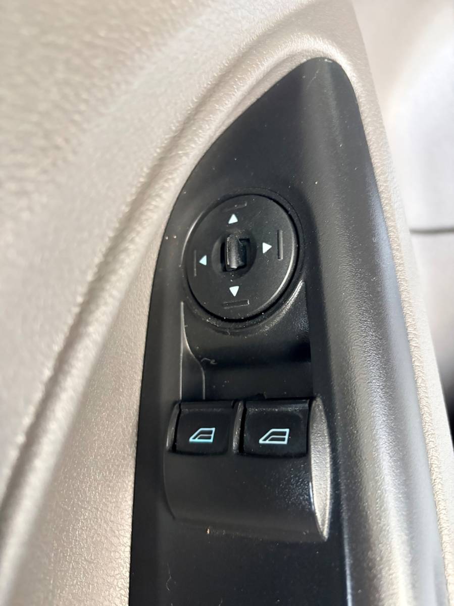 Ford Transit Connect Ford Transit Connect L2H1 Automaat 1.5 EcoBlue 120pk euro6 3persoons Limited, Dakdragers, Trekhaak, RIJKLAARPRIJS!