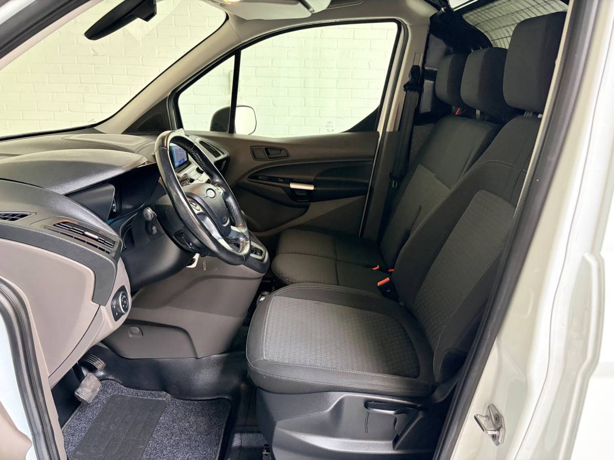 Ford Transit Connect Ford Transit Connect L2H1 Automaat 1.5 EcoBlue 120pk euro6 3persoons Limited, Dakdragers, Trekhaak, RIJKLAARPRIJS!