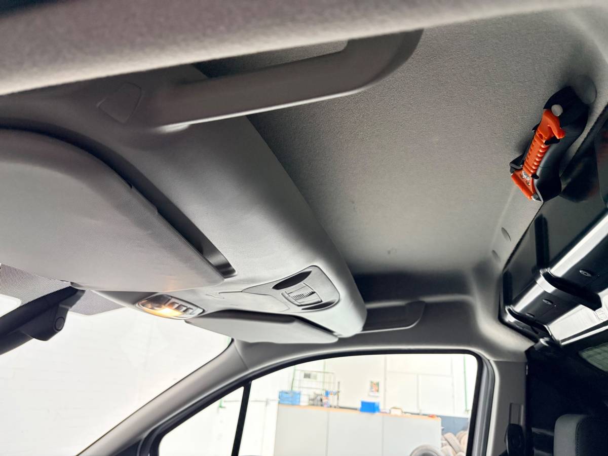 Ford Transit Connect Ford Transit Connect L2H1 Automaat 1.5 EcoBlue 120pk euro6 3persoons Limited, Dakdragers, Trekhaak, RIJKLAARPRIJS!