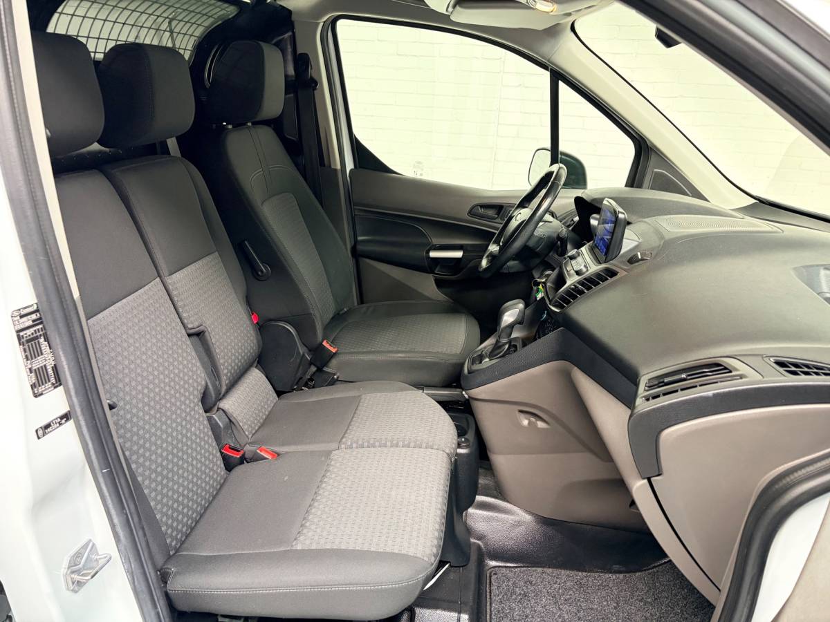 Ford Transit Connect Ford Transit Connect L2H1 Automaat 1.5 EcoBlue 120pk euro6 3persoons Limited, Dakdragers, Trekhaak, RIJKLAARPRIJS!