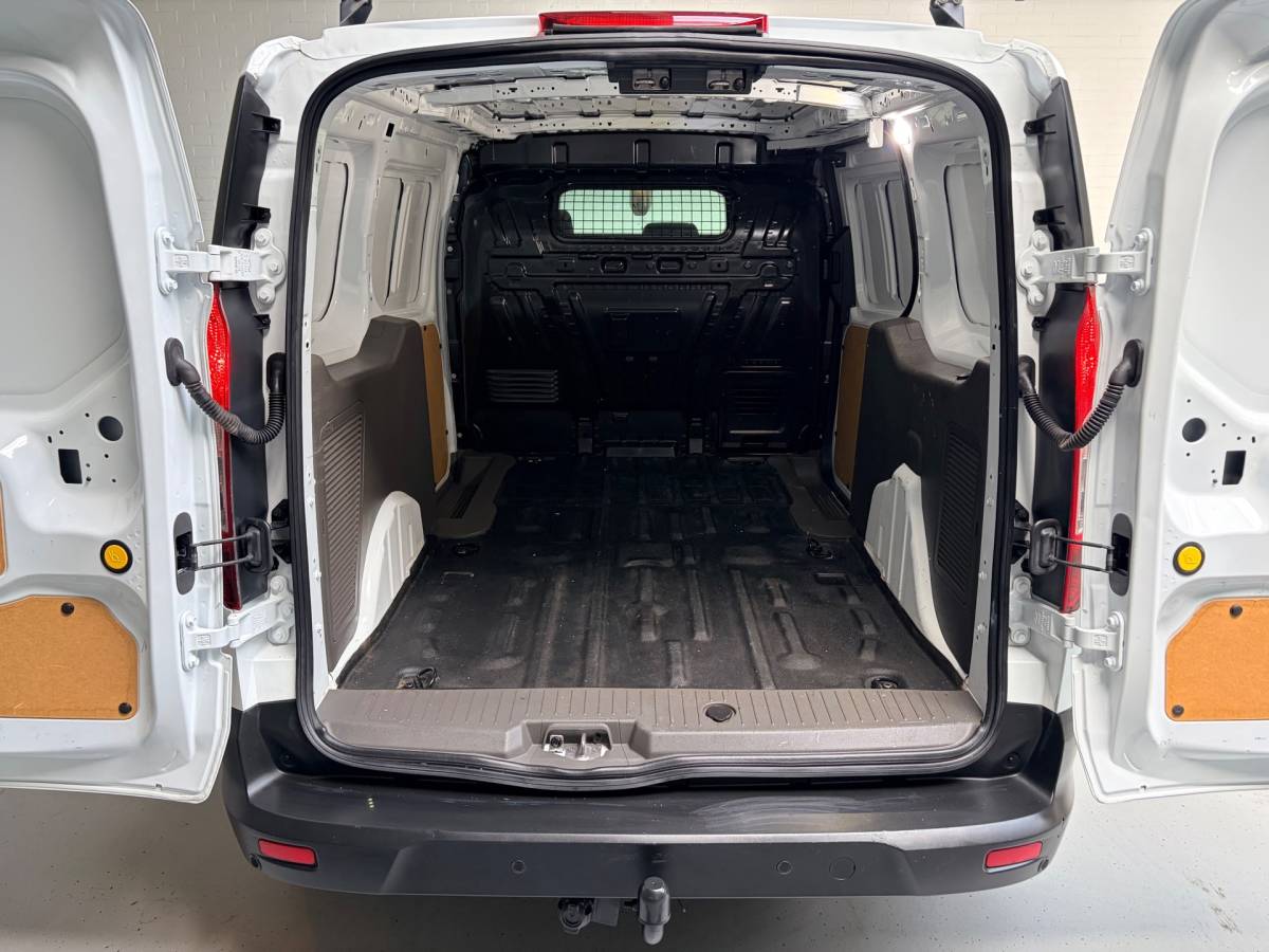 Ford Transit Connect Ford Transit Connect L2H1 Automaat 1.5 EcoBlue 120pk euro6 3persoons Limited, Dakdragers, Trekhaak, RIJKLAARPRIJS!