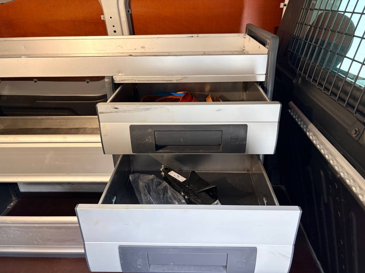 Citroën Berlingo Citroen Berlingo Servicewagen 1.5 BlueHDI 100pk euro61 L1H1 BOTT inrichting, Victron omvormer v230, Standkachel, RIJKLAARPRIJS!