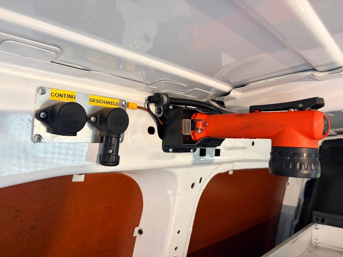 Citroën Berlingo Citroen Berlingo Servicewagen 1.5 BlueHDI 100pk euro61 L1H1 BOTT inrichting, Victron omvormer v230, Standkachel, RIJKLAARPRIJS!