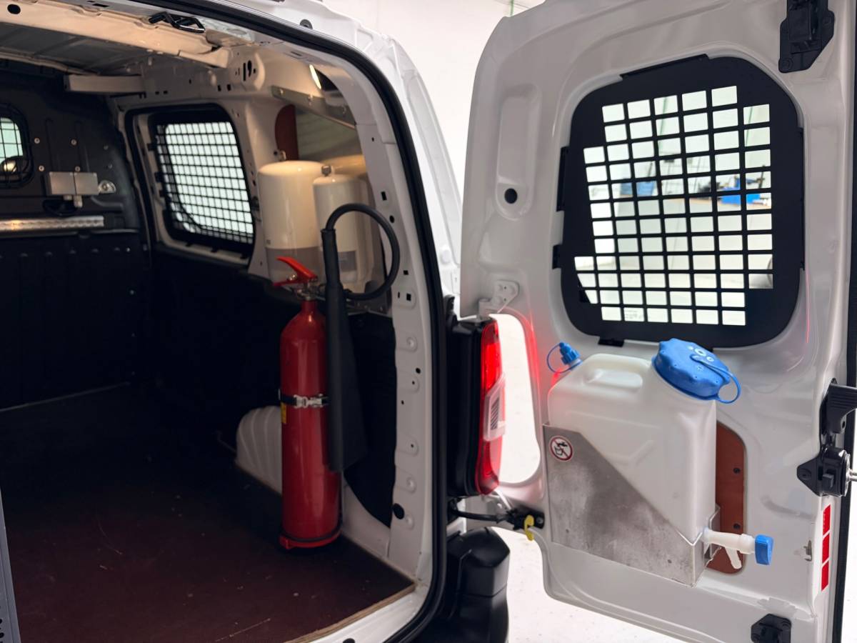 Citroën Berlingo Citroen Berlingo Servicewagen 1.5 BlueHDI 100pk euro61 L1H1 BOTT inrichting, Victron omvormer v230, Standkachel, RIJKLAARPRIJS!