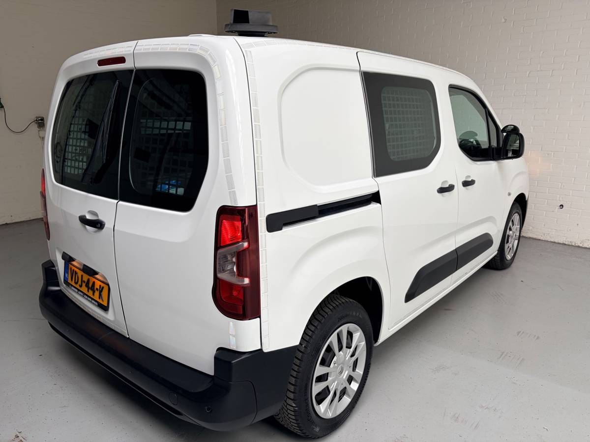 Citroën Berlingo Citroen Berlingo Servicewagen 1.5 BlueHDI 100pk euro61 L1H1 BOTT inrichting, Victron omvormer v230, Standkachel, RIJKLAARPRIJS!