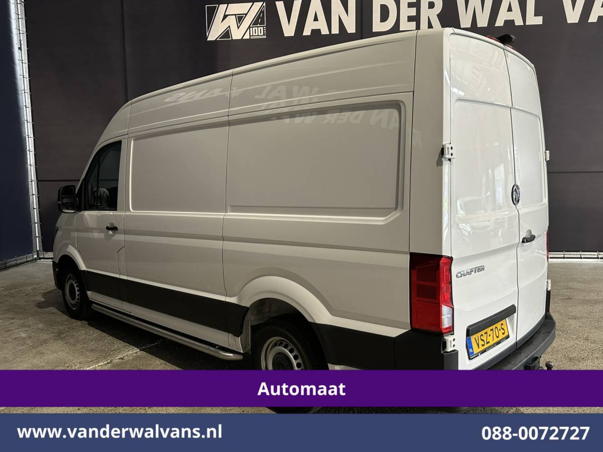 Volkswagen Crafter Volkswagen Crafter 2.0 TDI 141pk Automaat L3H3 L2H2 Euro6 Airco | Camera | Apple Carplay | 3000kg Trekhaak | Cruisecontrol Sidebars, Bijrijdersbank