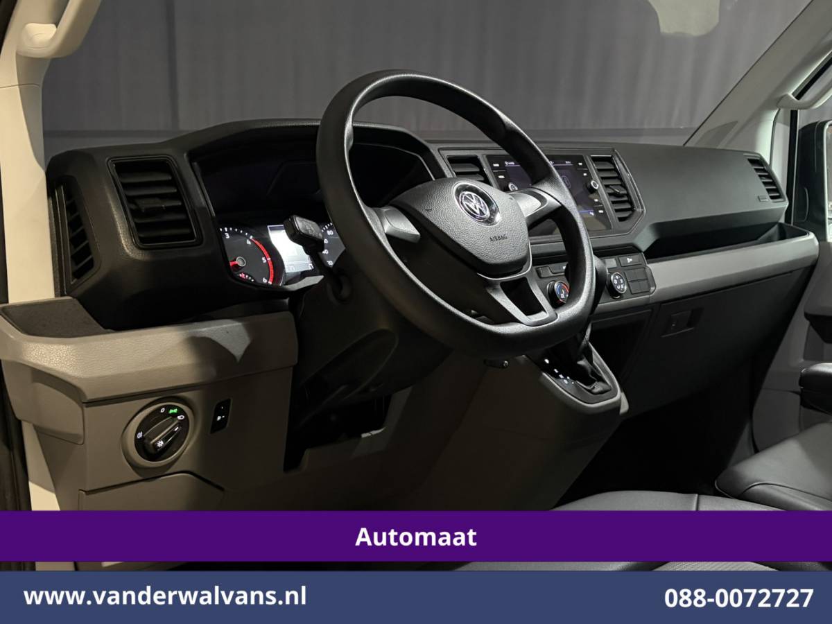 Volkswagen Crafter Volkswagen Crafter 2.0 TDI 141pk Automaat L3H3 L2H2 Euro6 Airco | Camera | Apple Carplay | 3000kg Trekhaak | Cruisecontrol Sidebars, Bijrijdersbank