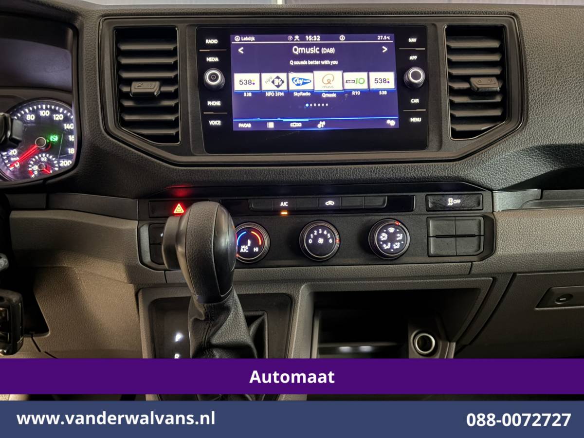 Volkswagen Crafter Volkswagen Crafter 2.0 TDI 141pk Automaat L3H3 L2H2 Euro6 Airco | Camera | Apple Carplay | 3000kg Trekhaak | Cruisecontrol Sidebars, Bijrijdersbank