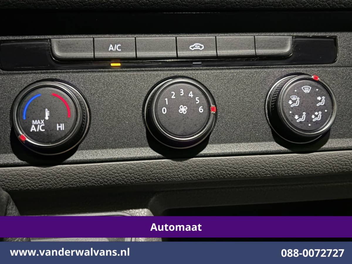 Volkswagen Crafter Volkswagen Crafter 2.0 TDI 141pk Automaat L3H3 L2H2 Euro6 Airco | Camera | Apple Carplay | 3000kg Trekhaak | Cruisecontrol Sidebars, Bijrijdersbank