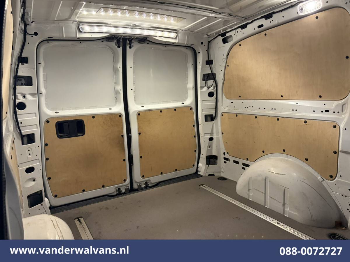 Mercedes-Benz Vito Mercedes-Benz Vito 116 CDI 164pk 2025 Model L2H1 Euro6 Airco | Navigatie | Camera | Adaptieve Cruisecontrol Stoelverwarming, Parkeersensoren, Bijrijdersbank