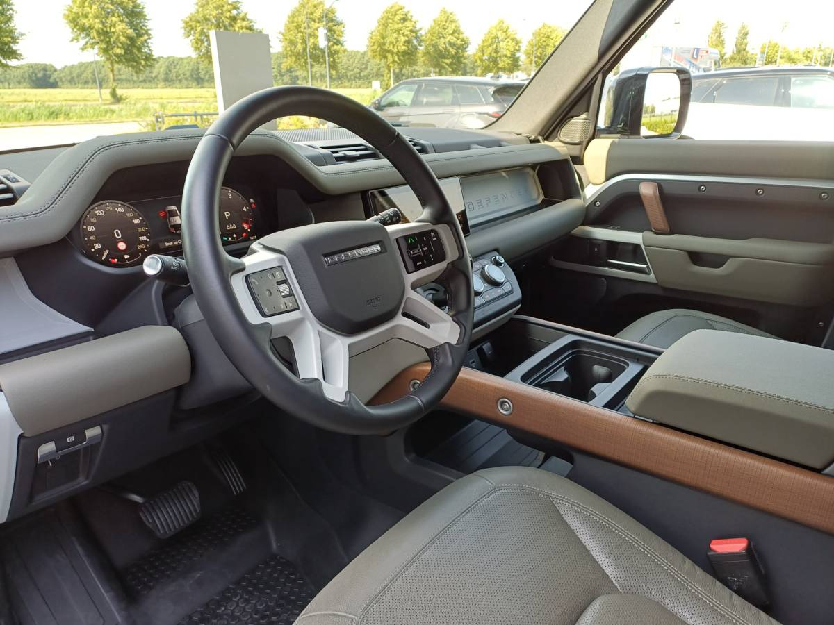 Land Rover Defender Land Rover Defender Hard Top 3.0 D250 110 X-Dynamic SE – Grijs kenteken | Nieuw door ons geleverd | Khaki leder | Elektr. trekhaak tot 3.000kg |