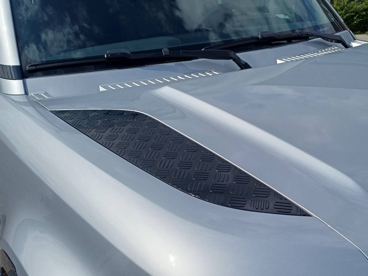 Land Rover Defender Land Rover Defender Hard Top 3.0 D250 110 X-Dynamic SE – Grijs kenteken | Nieuw door ons geleverd | Khaki leder | Elektr. trekhaak tot 3.000kg |