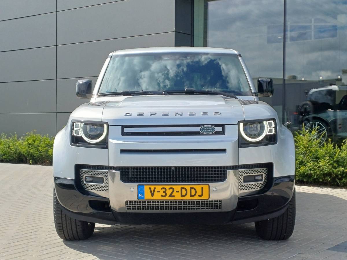 Land Rover Defender Land Rover Defender Hard Top 3.0 D250 110 X-Dynamic SE – Grijs kenteken | Nieuw door ons geleverd | Khaki leder | Elektr. trekhaak tot 3.000kg |