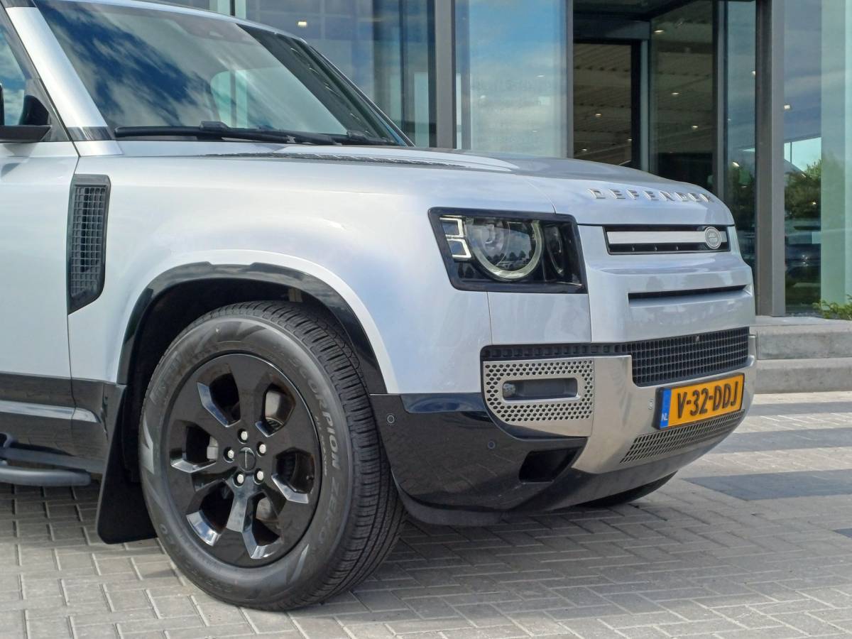 Land Rover Defender Land Rover Defender Hard Top 3.0 D250 110 X-Dynamic SE – Grijs kenteken | Nieuw door ons geleverd | Khaki leder | Elektr. trekhaak tot 3.000kg |