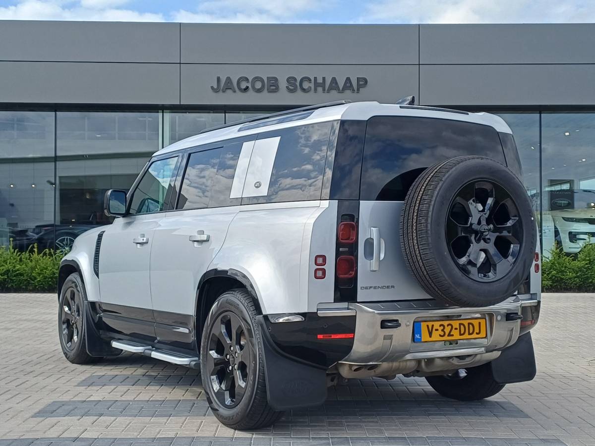 Land Rover Defender Land Rover Defender 3.0 D250 110 X-Dynamic SE – Commercial | Nieuw door ons geleverd | Khaki leder | Elektr. trekhaak tot 3.000kg |