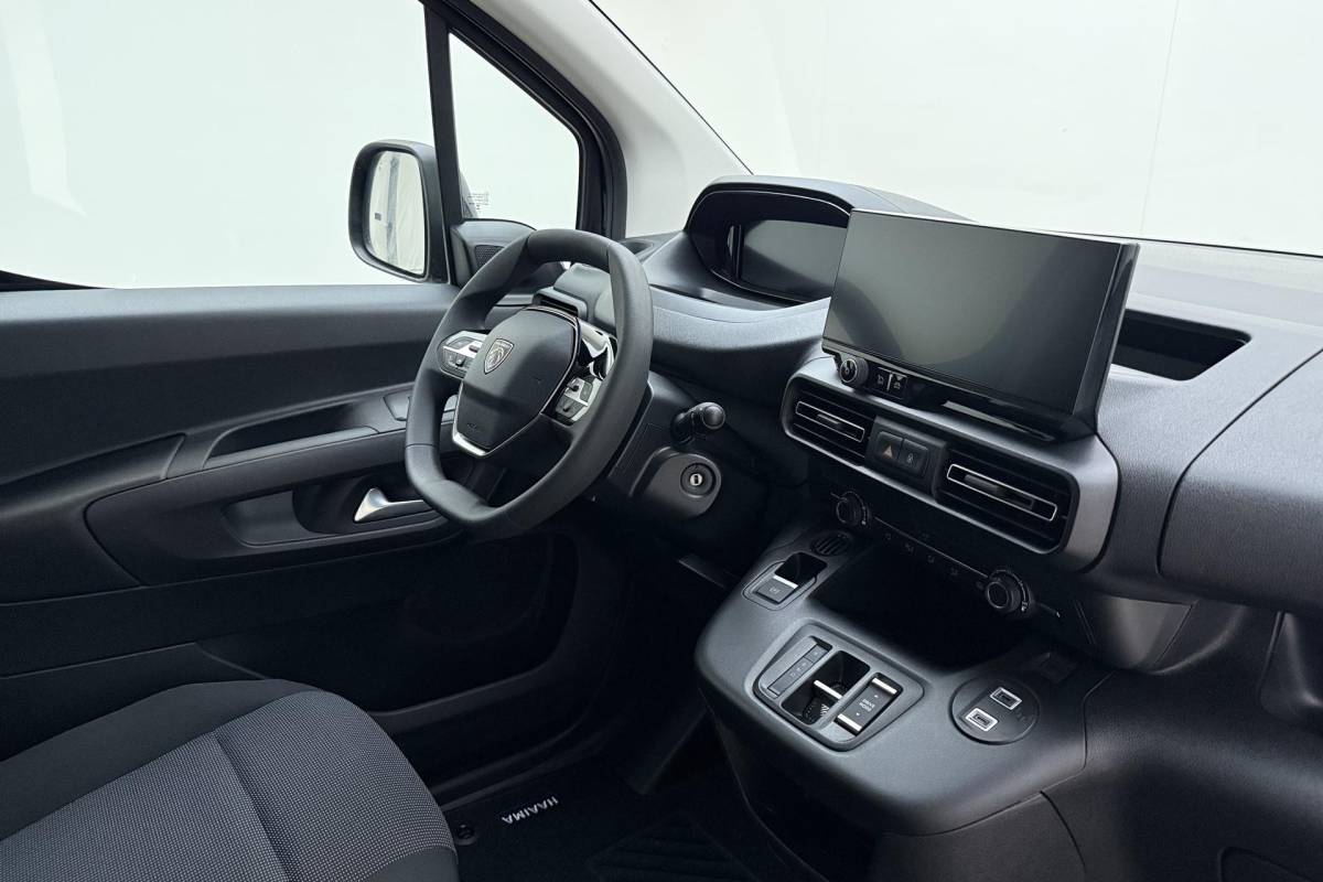 Peugeot e-Partner Peugeot e-Partner 136 L2 50 kWh Camera l PDC l Wireless Apple Carplay & Android Auto l TomTom Navigatie Full-Map l Airco l LED l Stoelverwarming l Binnenbetimmering & Laadvloer l