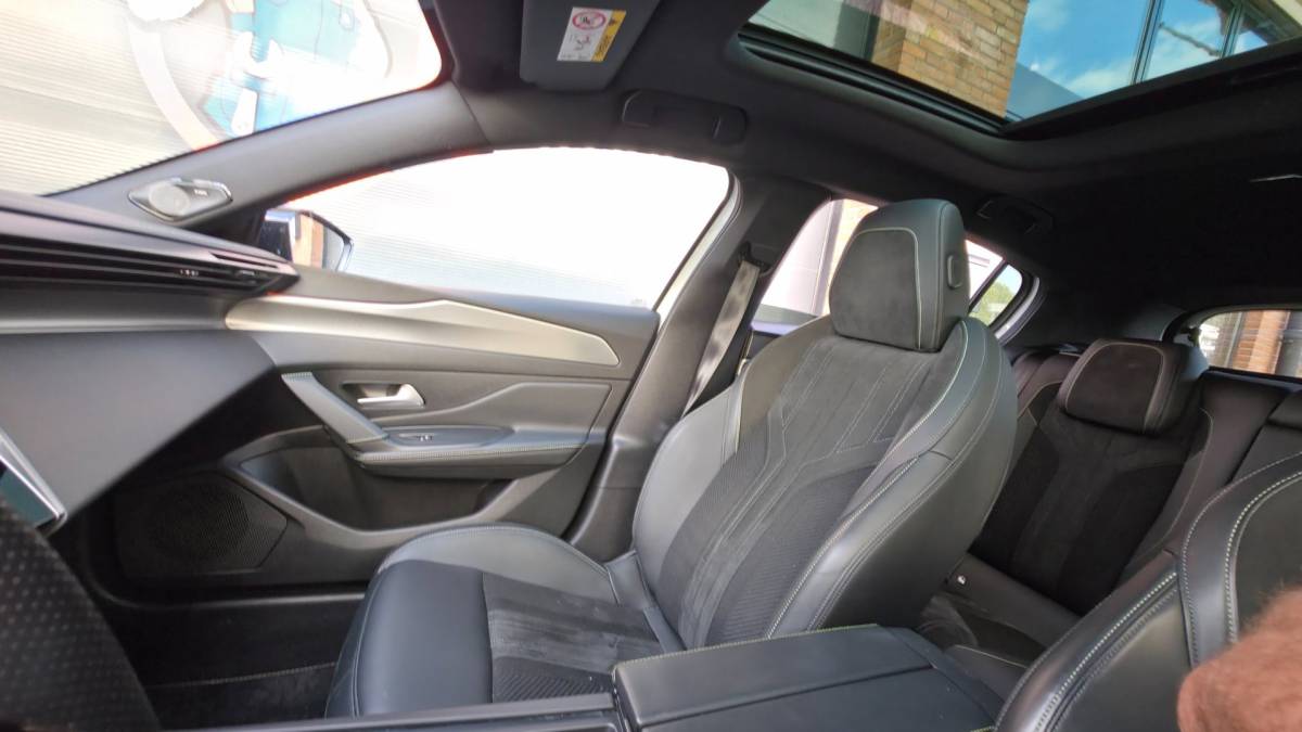 Peugeot 308 Peugeot 308 1.2 PureTech GT Pack Business l Massage l Pano l carplay