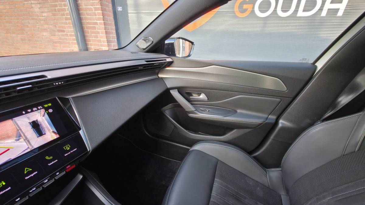 Peugeot 308 Peugeot 308 1.2 PureTech GT Pack Business l Massage l Pano l carplay