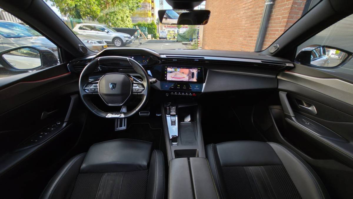 Peugeot 308 Peugeot 308 1.2 PureTech GT Pack Business l Massage l Pano l carplay