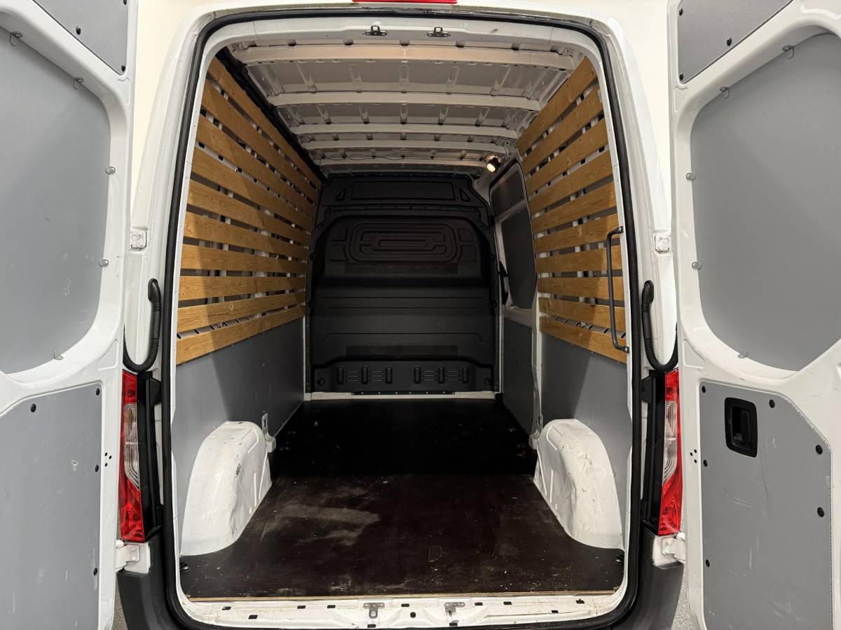 Mercedes-Benz Sprinter Mercedes-Benz Sprinter L2H2 Automaat Navigatie Airco Camera Trekhaak 3Zits DAB