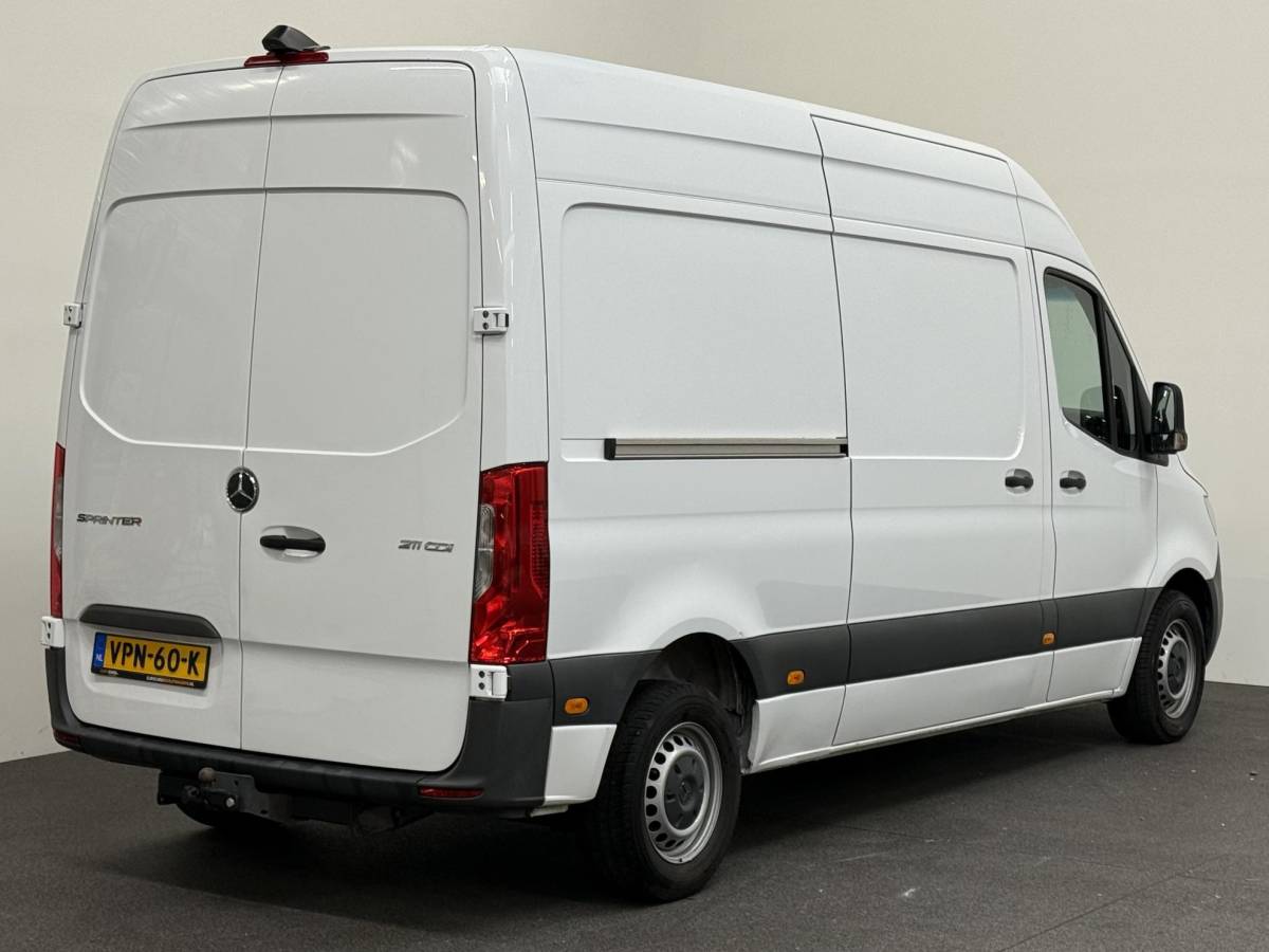 Mercedes-Benz Sprinter Mercedes-Benz Sprinter L2H2 Automaat Navigatie Airco Camera Trekhaak 3Zits DAB