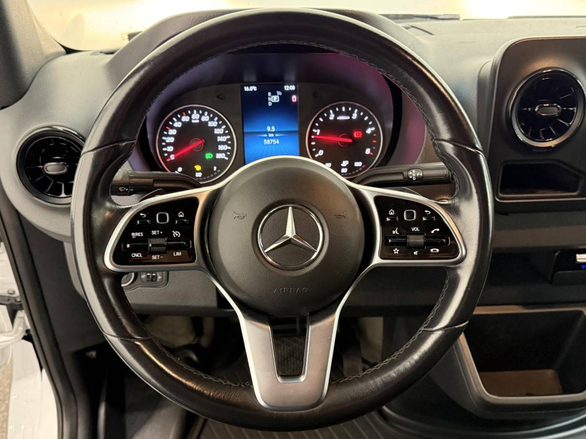 Mercedes-Benz Sprinter Mercedes-Benz Sprinter L2H2 Automaat Navigatie Airco Camera Trekhaak 3Zits DAB