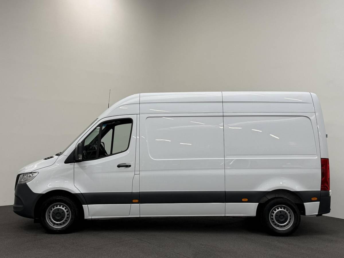 Mercedes-Benz Sprinter Mercedes-Benz Sprinter L2H2 Automaat Navigatie Airco Camera Trekhaak 3Zits DAB