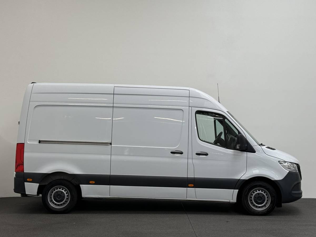 Mercedes-Benz Sprinter Mercedes-Benz Sprinter L2H2 Automaat Navigatie Airco Camera Trekhaak 3Zits DAB