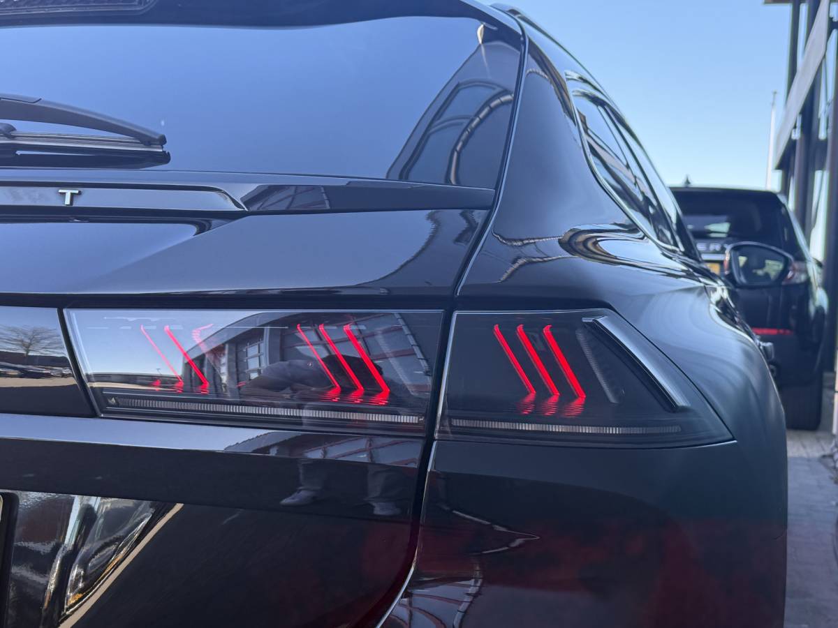 Peugeot 508 Peugeot 508 SW BWJ 2023 1.6 HYbrid GT 222 PKPack Business AUTOMAAT | FULL LED | LEDER | ELEKTR. STOELEN | ELEKTR. ACHTERKLEP | KEYLESS |  STANDKACHEL | ADAPTIVE CRUISE | STOELVERW. | 360 CAMERA | DAB + | NAVI | CLIMA | LMV