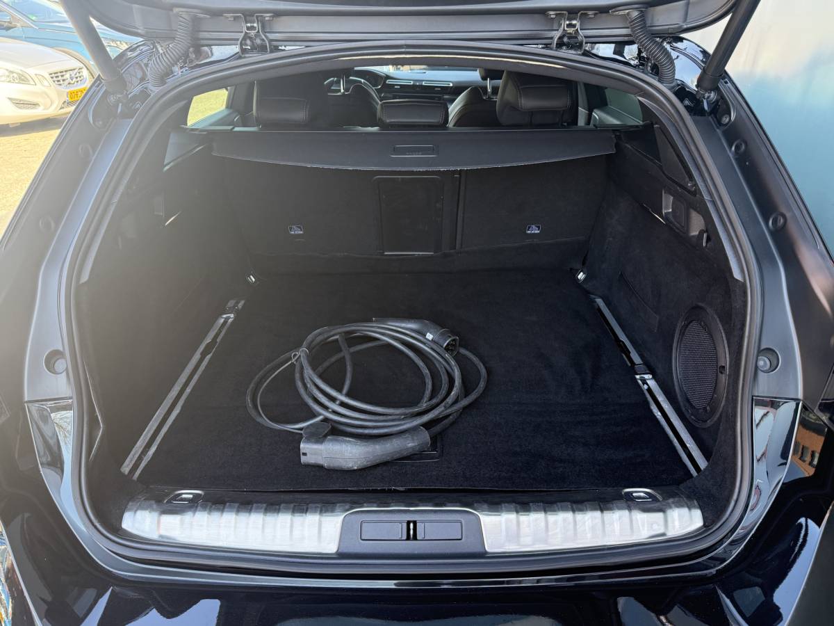 Peugeot 508 Peugeot 508 SW BWJ 2023 1.6 HYbrid GT 222 PKPack Business AUTOMAAT | FULL LED | LEDER | ELEKTR. STOELEN | ELEKTR. ACHTERKLEP | KEYLESS |  STANDKACHEL | ADAPTIVE CRUISE | STOELVERW. | 360 CAMERA | DAB + | NAVI | CLIMA | LMV