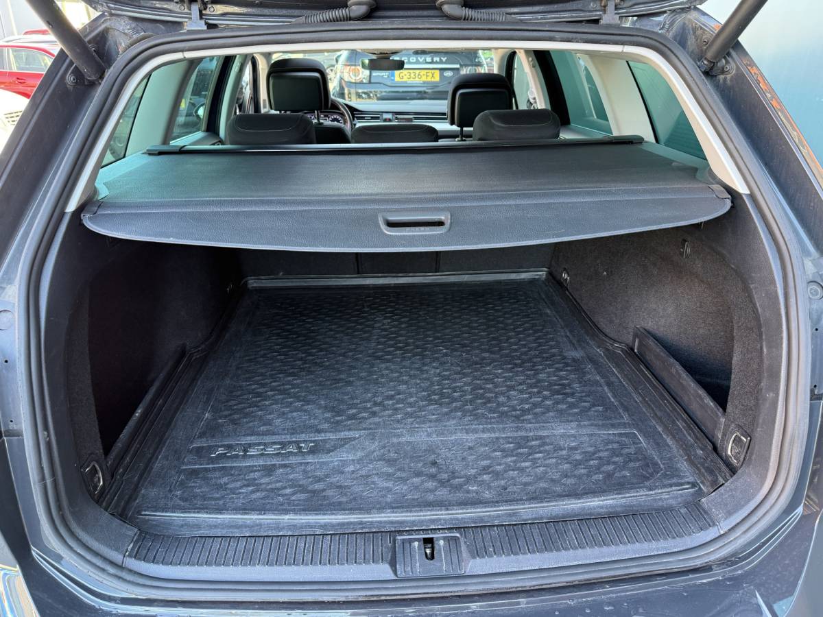 Volkswagen Passat Volkswagen Passat Variant BWJ 2021 1.5 150 PK TSI Business AUTOMAAT | TREKHAAK | PANO | FULL LED | ELEKTR. ACHTERKLEP | ADAPTIVE CRUISE | STOELVERW. | CAMERA | CARPLAY + ANDROID | NAVI | CLIMA | LMV | PDC